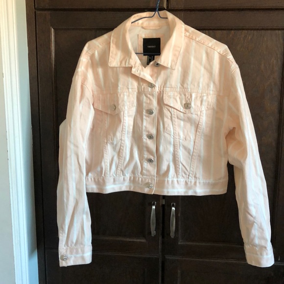 3/$30 Crop Jacket 😍 - Picture 2 of 3